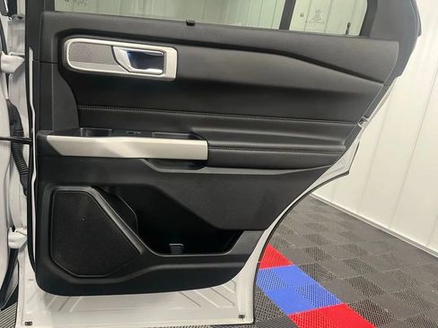Used 2022 Ford Explorer Limited AWD/4WD image 23