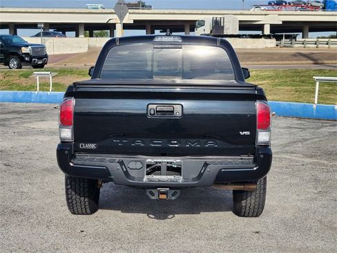 Used 2020 Toyota Tacoma TRD Off-Road image 6