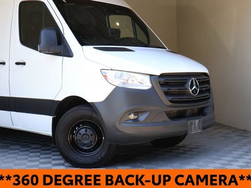 Used 2023 Mercedes-Benz Sprinter 2500 image 3