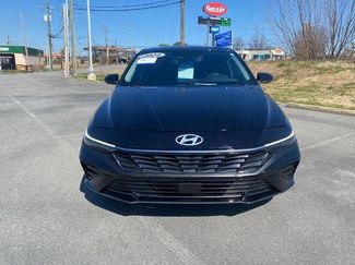 Used 2024 Hyundai Elantra SEL w/ Convenience Package video 2