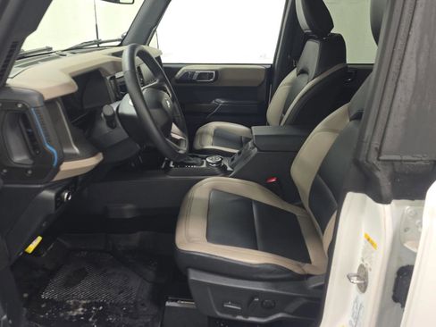 Used 2024 Ford Bronco Wildtrak image 9