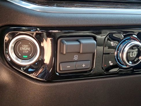 New 2026 GMC Sierra 1500 SLE image 16