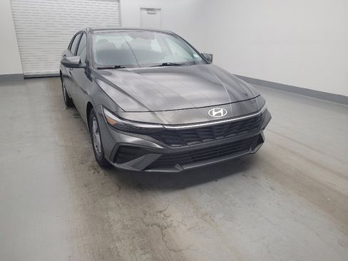 Used 2024 Hyundai Elantra SE FWD image 14
