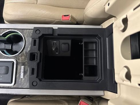 Used 2015 Ford Expedition Limited image 59