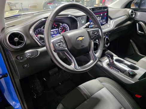 Used 2025 Chevrolet Blazer LT w/ Convenience Package FWD image 24