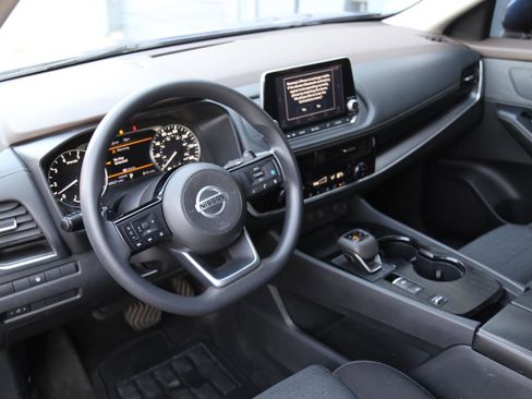 Used 2021 Nissan Rogue SV image 6