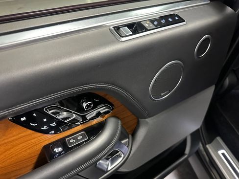 Used 2018 Land Rover Range Rover Long Wheelbase Autobiography image 21
