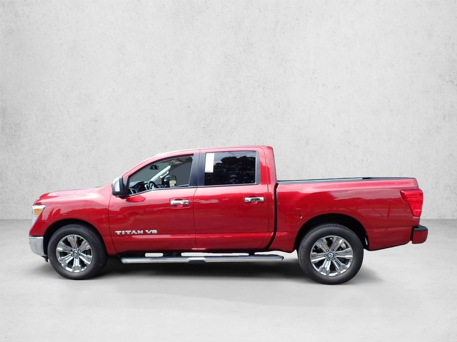 Used 2018 Nissan Titan SL w/ Chrome Package RWD image 2