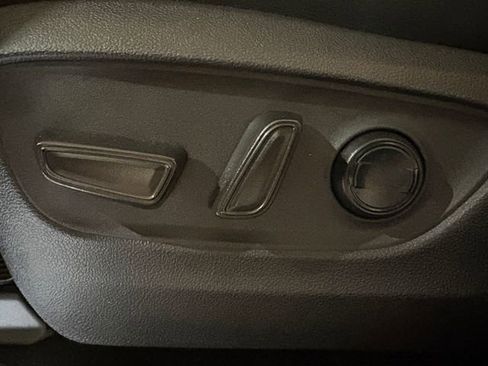 Used 2020 Toyota Highlander Platinum image 26