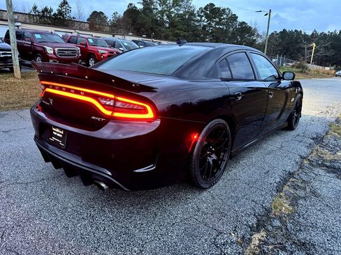 Used 2016 Dodge Charger SRT w/ Technology Group image 8