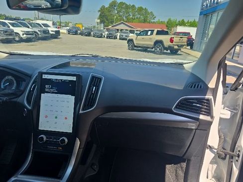 Used 2024 Ford Edge SEL AWD/4WD image 48