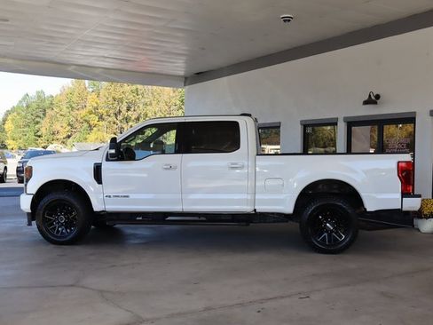 Used 2022 Ford F250 Lariat w/ Black Appearance Package image 2