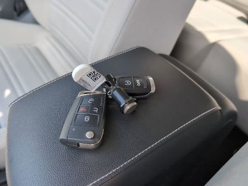 Used 2022 Volkswagen Tiguan S image 26