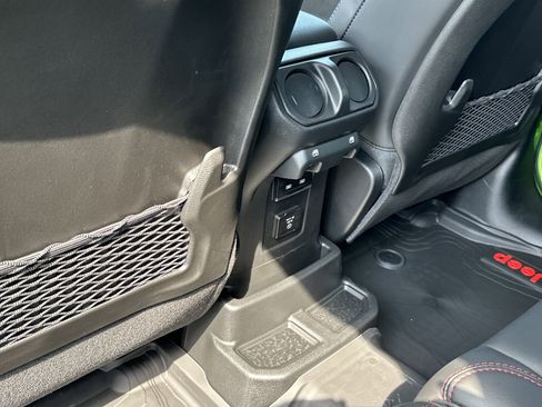 New 2025 Jeep Wrangler Unlimited Rubicon image 13