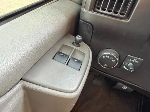 Used 2024 Chevrolet Express 2500 RWD 2500 135 w/ Driver Convenience Package image 20