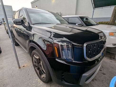 Used 2023 Kia Telluride EX w/ EX Captain's Chair Package FWD image 20