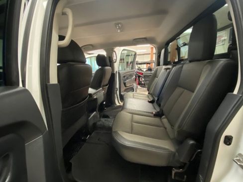 Used 2018 Nissan Titan S w/ S Utility Package image 15