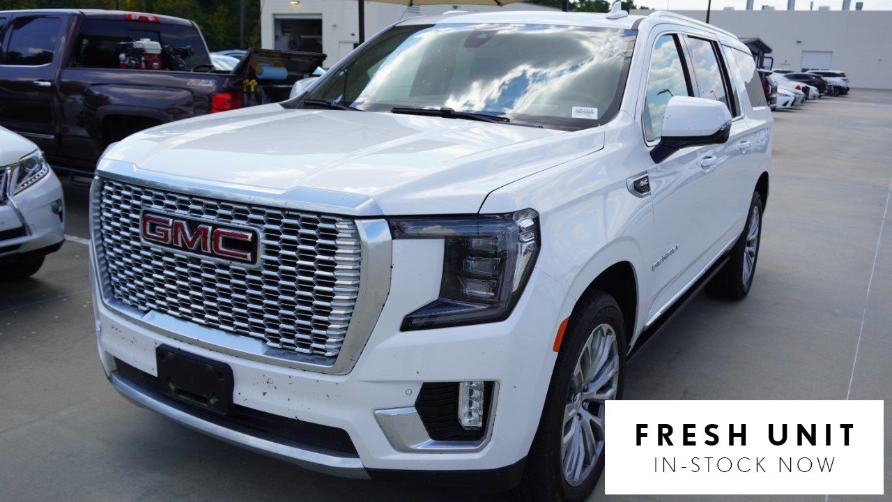 Used 2021 GMC Yukon XL Denali w/ Denali Premium Package RWD image 1