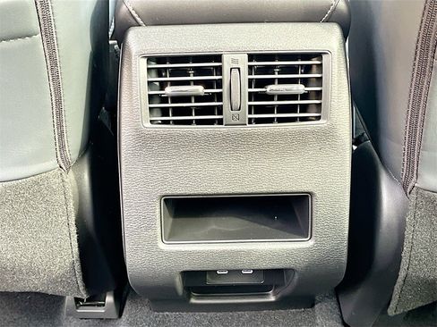 New 2025 Mitsubishi Outlander SE image 27