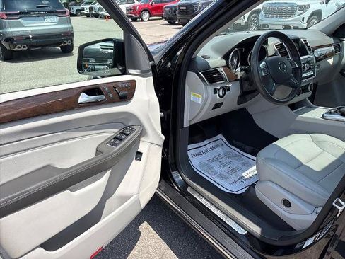 Used 2014 Mercedes-Benz ML 350 BlueTEC 4MATIC image 11