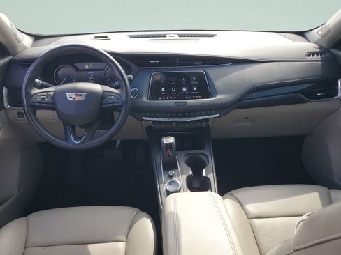Used 2019 Cadillac XT4 Premium Luxury FWD image 11