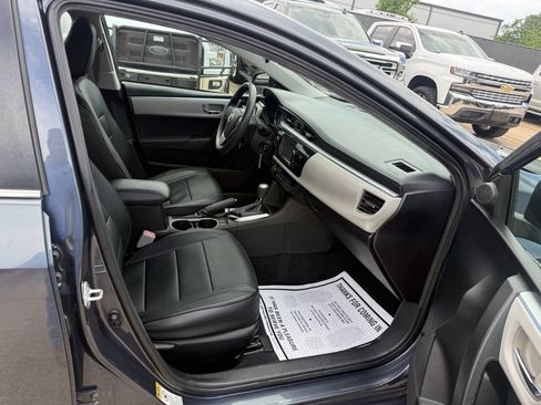 Used 2015 Toyota Corolla LE FWD image 10