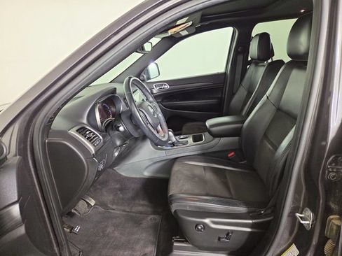 Used 2019 Jeep Grand Cherokee Altitude AWD/4WD image 13