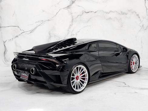 Used 2023 Lamborghini Huracan STO RWD image 5