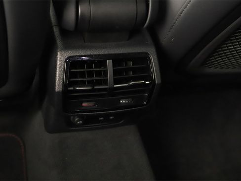 Certified 2025 Audi Q3 2.0T Premium Plus w/ Premium Plus Package image 23