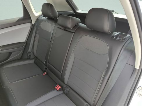 Used 2023 Volkswagen Taos SE image 25