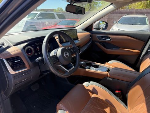 Used 2024 Nissan Rogue Platinum w/ Platinum Premium Package FWD image 14