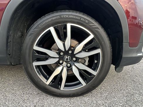 Used 2022 Honda Pilot Touring image 11