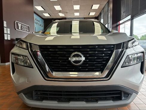 Used 2023 Nissan Rogue SV w/ SV Premium B Package FWD image 4