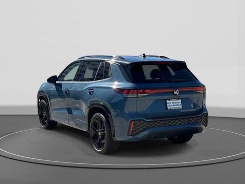 New 2026 Volkswagen Tiguan SE R-Line FWD image 3