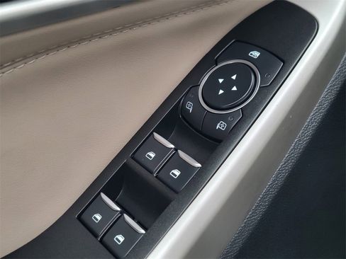 Used 2022 Ford Explorer XLT w/ Equipment Group 202A image 19