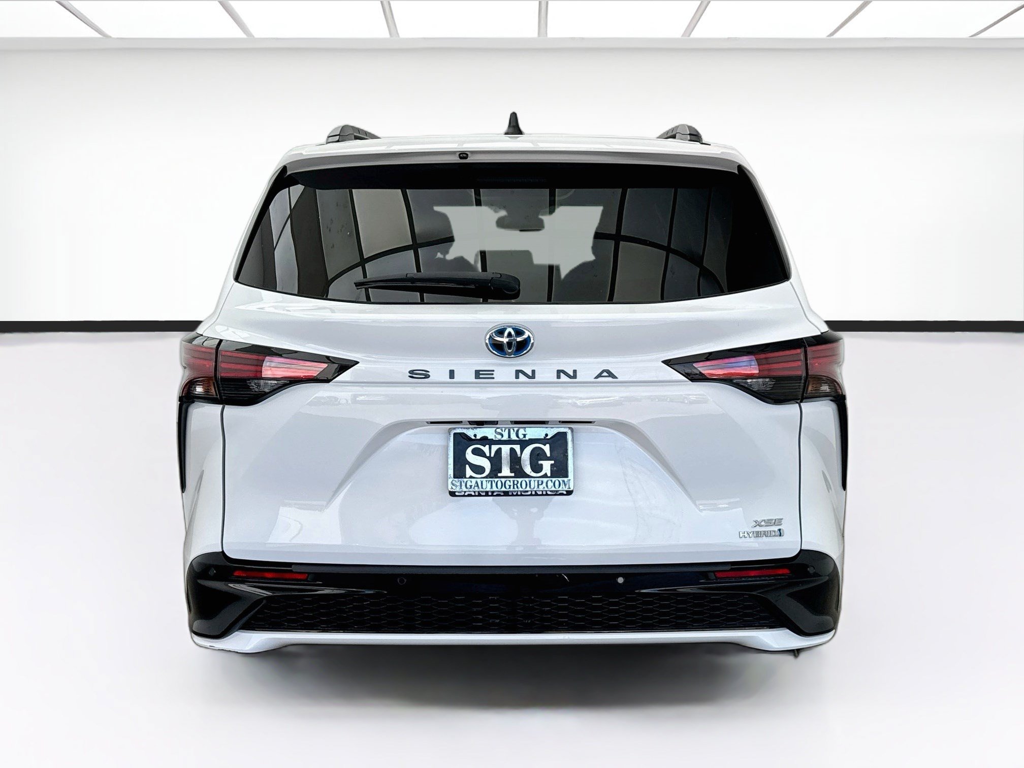 Used 2022 Toyota Sienna XSE w/ XSE Plus Package FWD image 5