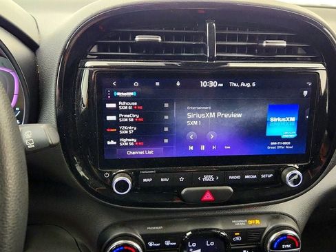 Used 2024 Kia Soul S FWD image 17