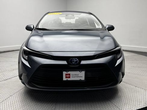 Used 2024 Toyota Corolla LE AWD/4WD image 44
