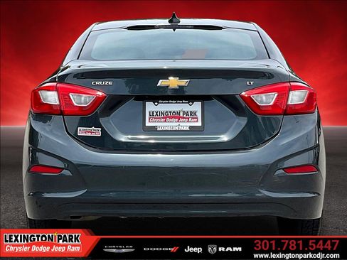 Used 2017 Chevrolet Cruze LT FWD image 6