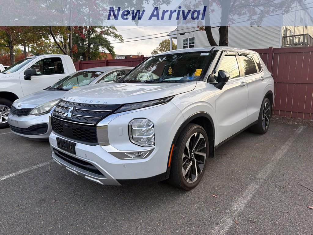 Used 2024 Mitsubishi Outlander SE AWD/4WD image 1