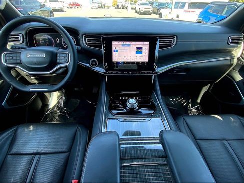 Used 2022 Jeep Wagoneer Series II image 14
