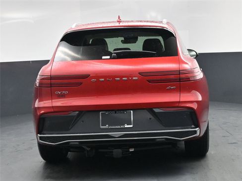 New 2026 Genesis GV70 2.5T Select image 13