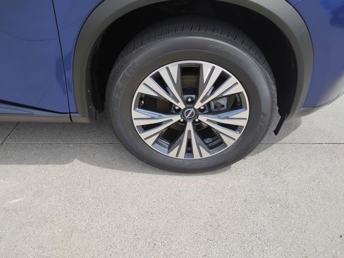 Used 2023 Nissan Rogue SV AWD/4WD image 27