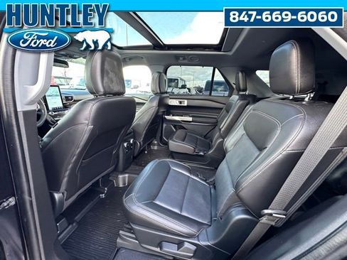 Used 2023 Ford Explorer Limited image 16