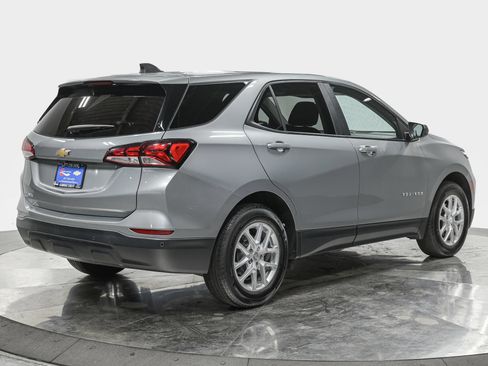 Used 2024 Chevrolet Equinox LS w/ LS Convenience Package FWD image 7