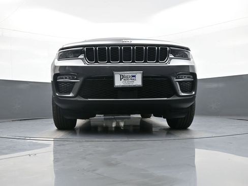 Used 2025 Jeep Grand Cherokee Limited image 26