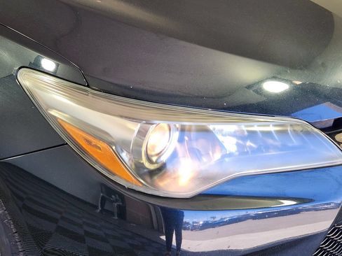 Used 2015 Toyota Camry SE w/ Protection Package FWD image 10