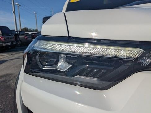 Used 2024 Chevrolet Colorado ZR2 w/ Technology Package image 11