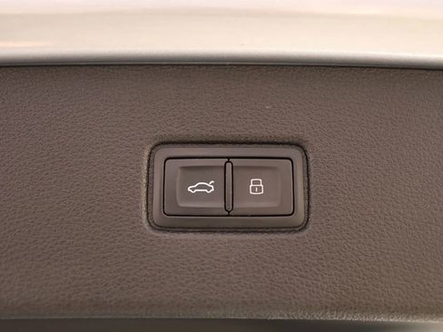 Used 2018 Audi Q7 3.0T Premium Plus w/ Premium Plus Package image 46