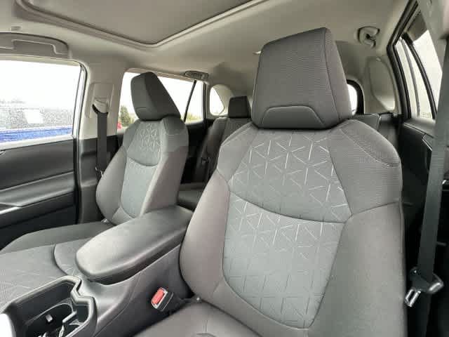 Used 2025 Toyota RAV4 XLE w/ Convenience Package AWD/4WD image 16